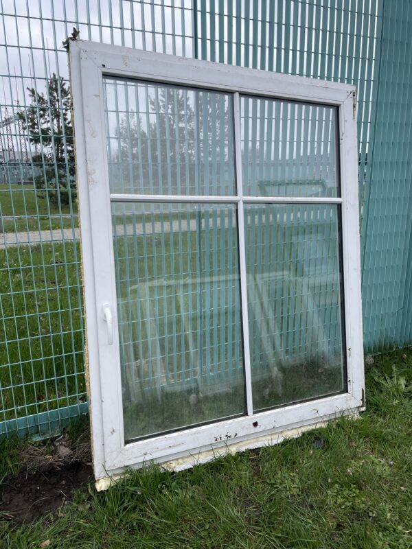 PVC aken 2x klaas 131x158