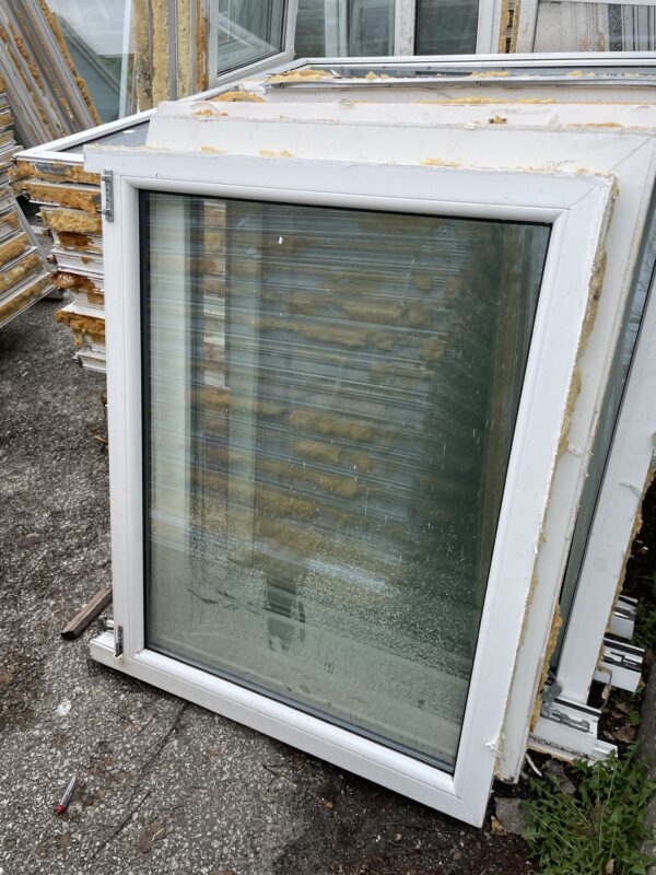 PVC aken 2x klaas 84x110