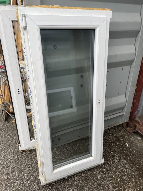 PVC aken 2x klaas 64x137