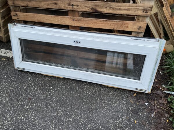 PVC aken 2x klaas 135x46