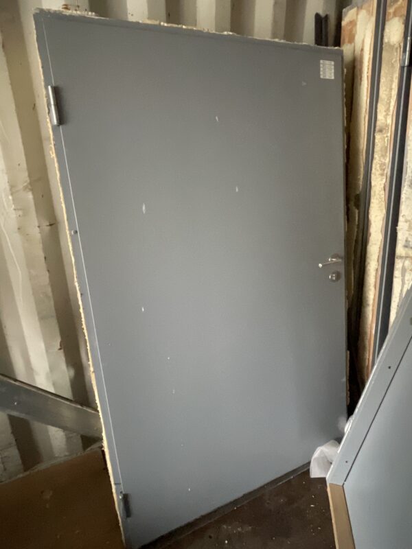 Puit uks 117x188
