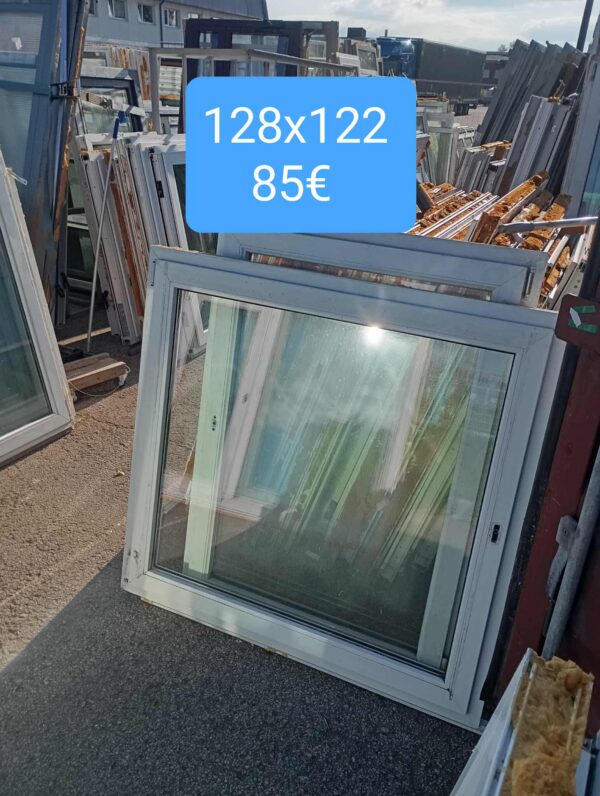 Pvc aken 128x122